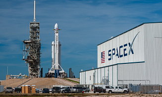 SpaceX открыла бронирование билетов на МКС и Луну