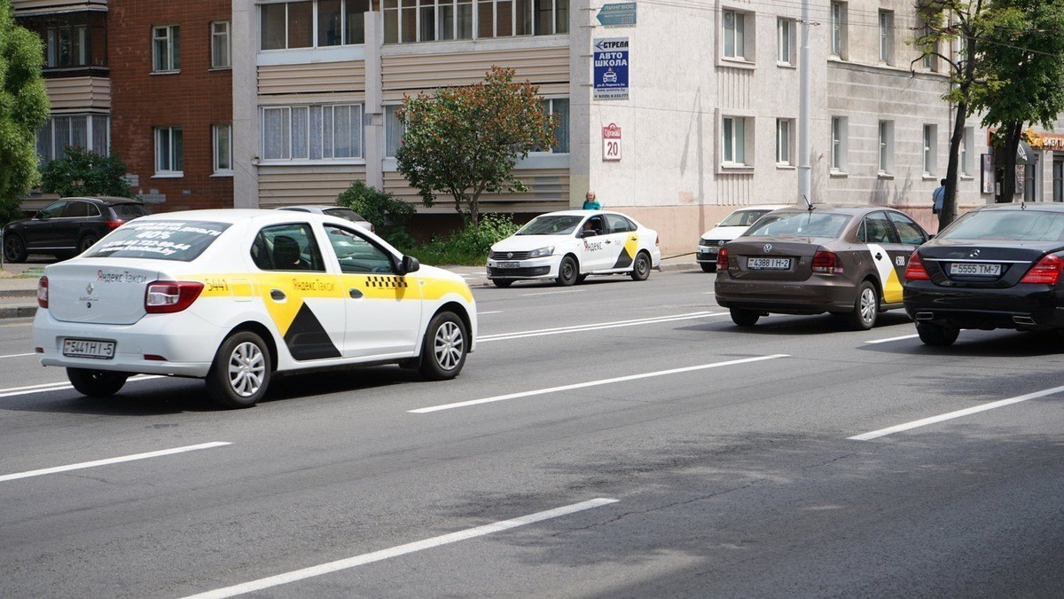 В Беларуси предлагают запретить менять способ оплаты в такси после посадки