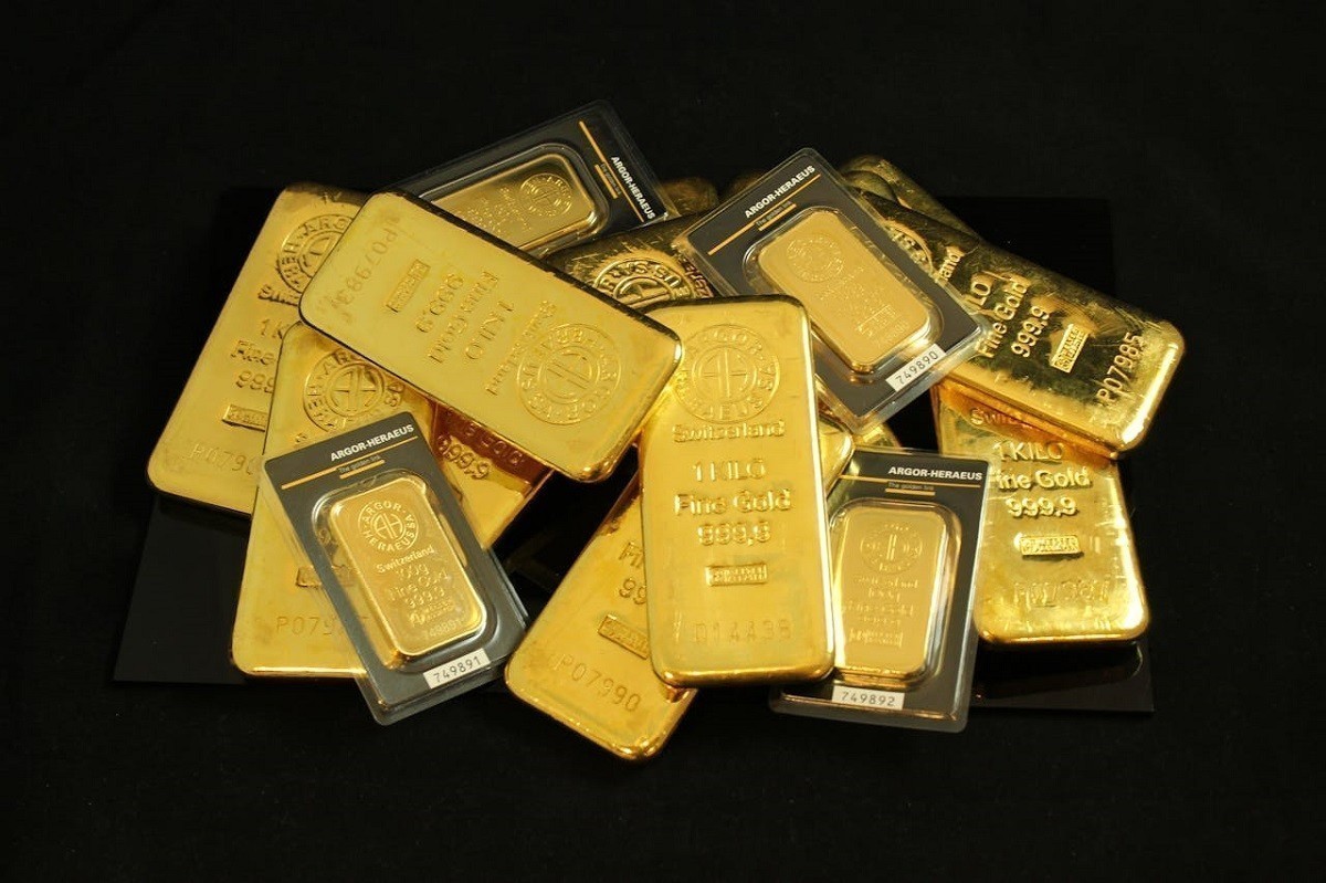 Золото впервые с мая подорожало до $4,6 тыс. за тройскую унцию