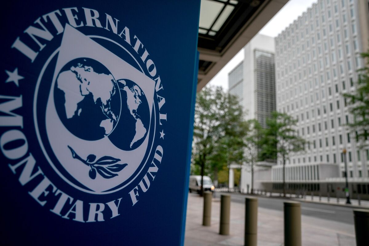 МВФ улучшил прогноз по ВВП и инфляции в Беларуси