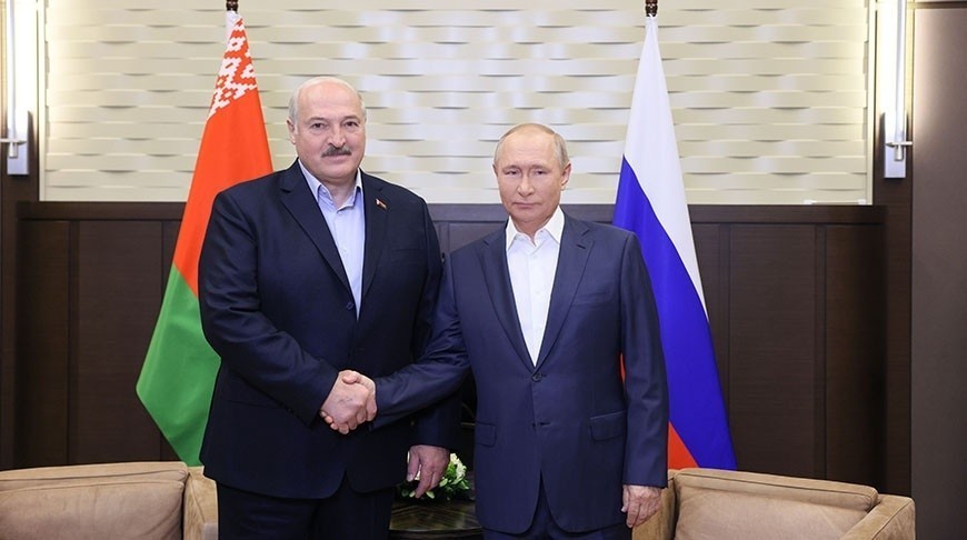 Путин летит в Минск