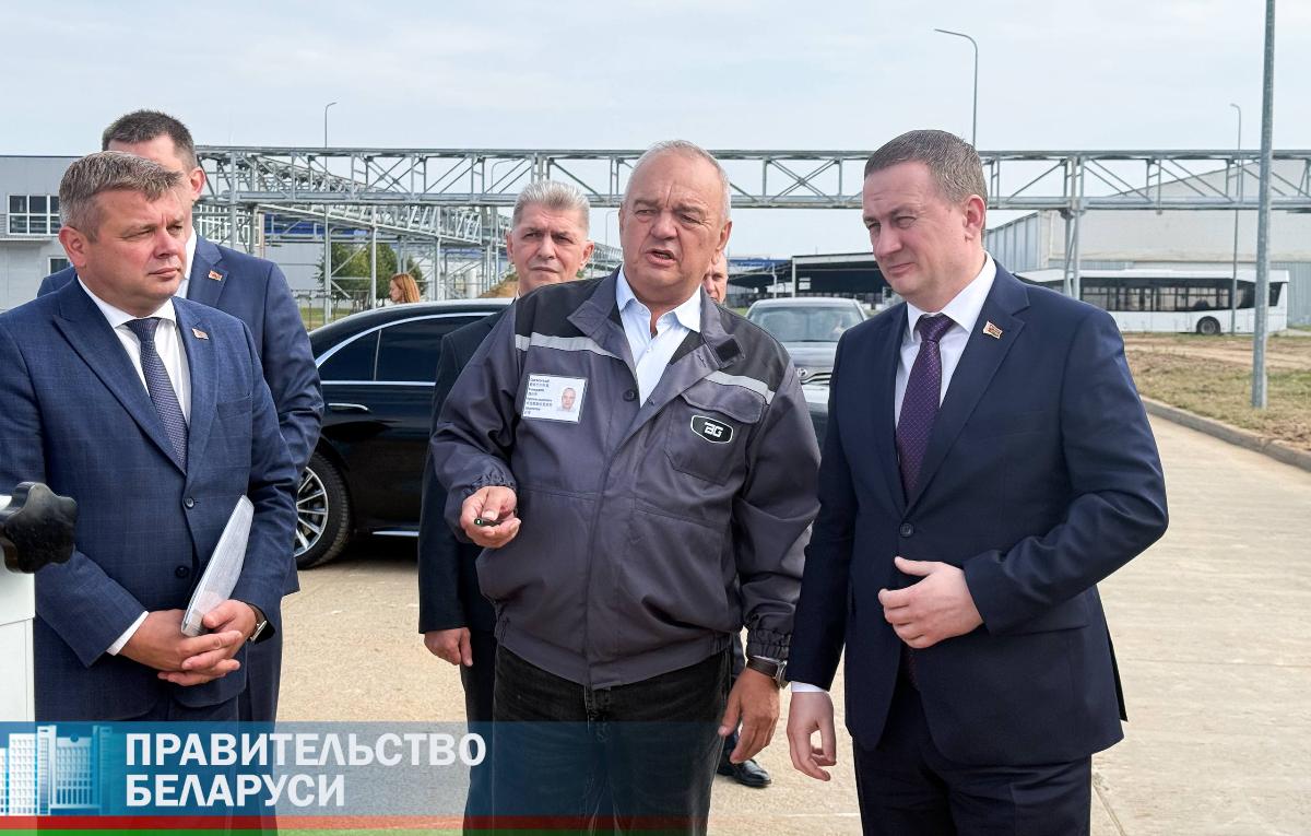 Сколько автомобилей выпустил и продал на экспорт «БЕЛДЖИ» с начала года