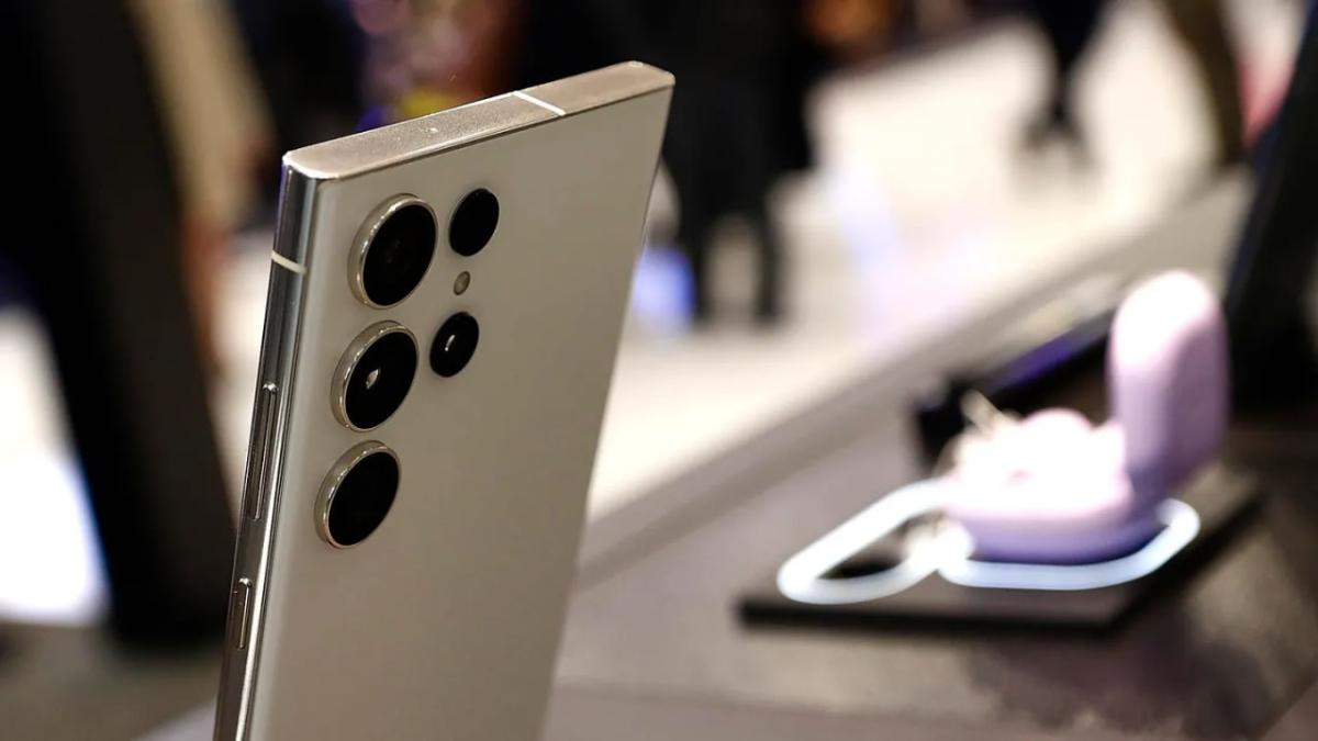 Samsung вернула звание мирового лидера по продажам смартфонов