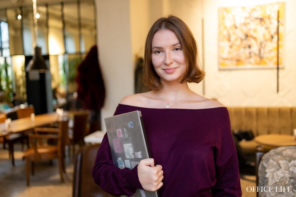 «Весь день в офисе и отпуск только два раза в год? Как это?!» С чем зумеры не хотят мириться на работе