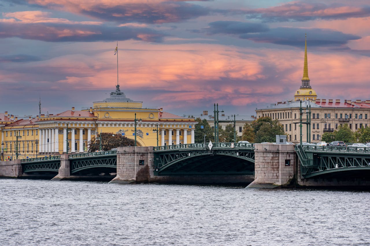 Из нескольких городов Беларуси запустили автобусы в Санкт-Петербург