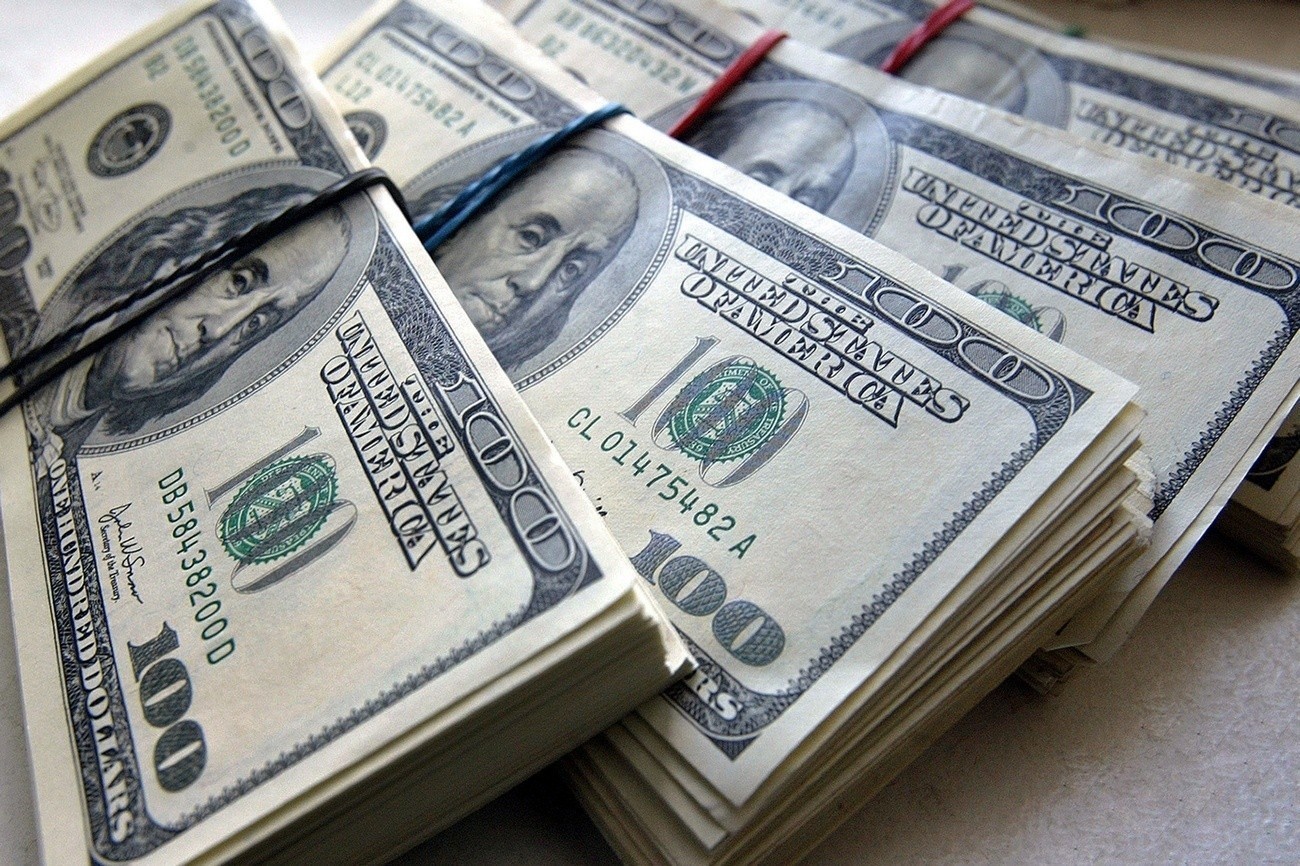 Белорус хотел купить в Москве почти $150 тыс., но остался без денег