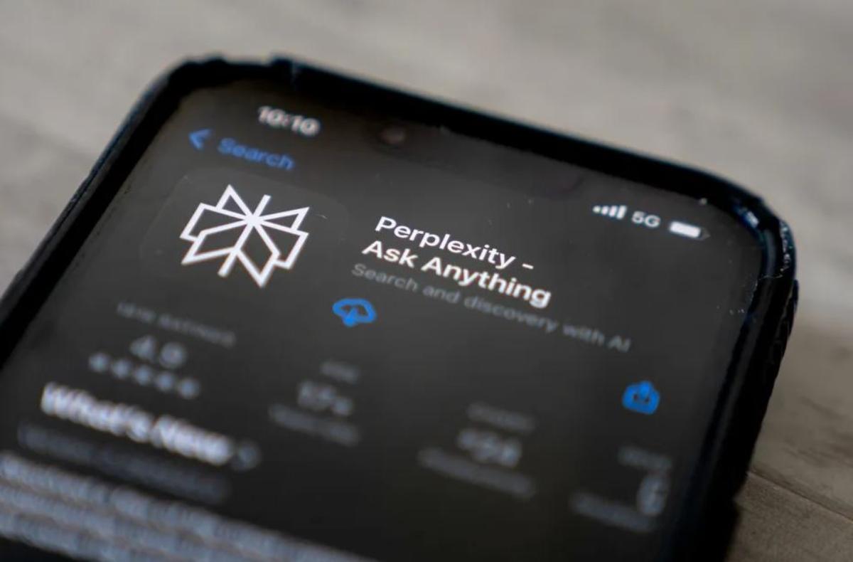 Основанный белорусом Perplexity выпустил версию ИИ-браузера Comet для iOS