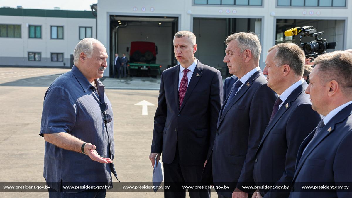 Лукашенко рассказал, как будут привлекать в экономику трудовых мигрантов из Узбекистана