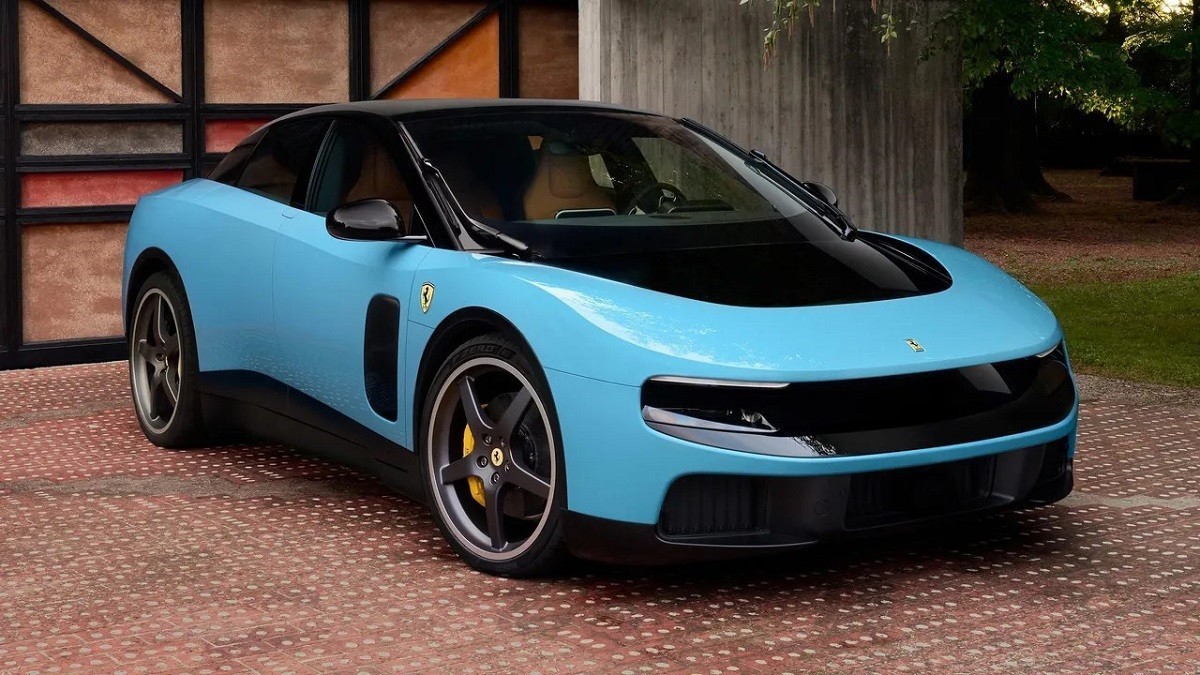 На аукционе за рекордные $40 млн продали первый электромобиль Ferrari