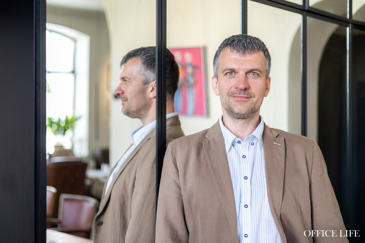 Когда тарифы идентичны, битва переходит в другую плоскость. О новых вызовах телеком-гигантов в большом интервью с топ-менеджером МТС Когда тарифы идентичны, битва переходит в другую плоскость. О новых вызовах телеком-гигантов в большом интервью с топ-менеджером МТС