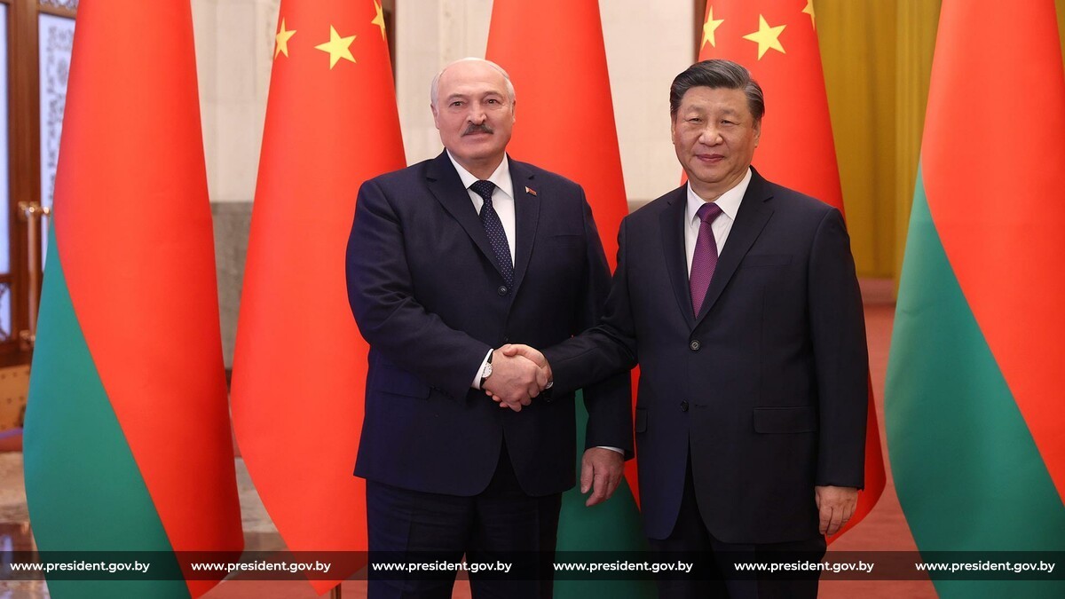 Лукашенко вылетел в Китай