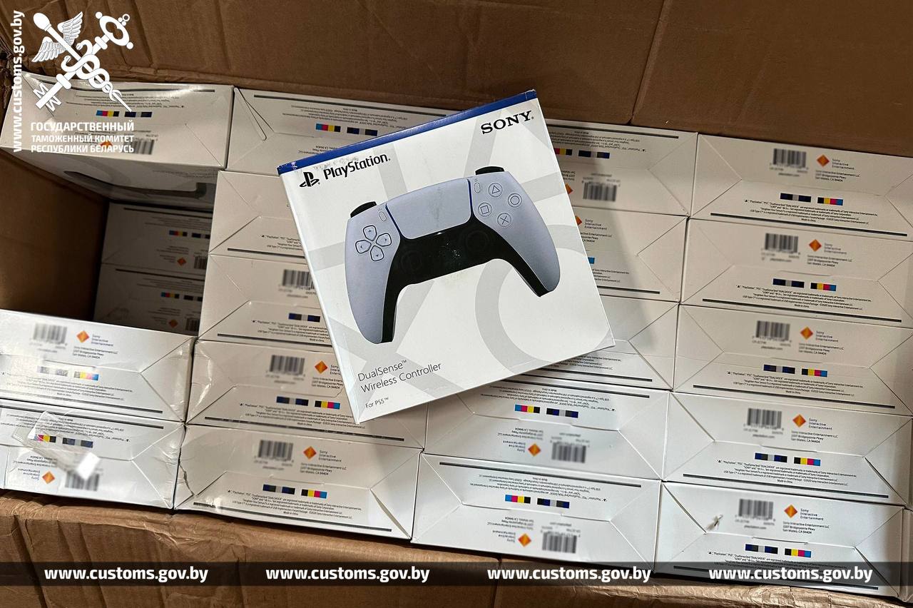 Playstation, велосипеды и запчасти. На складе белорусской компании нашли незаконный товар на 2 млн рублей
