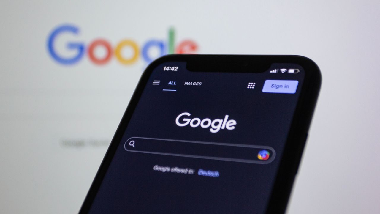 Нейросеть Google впервые взломала три сторонние компании 