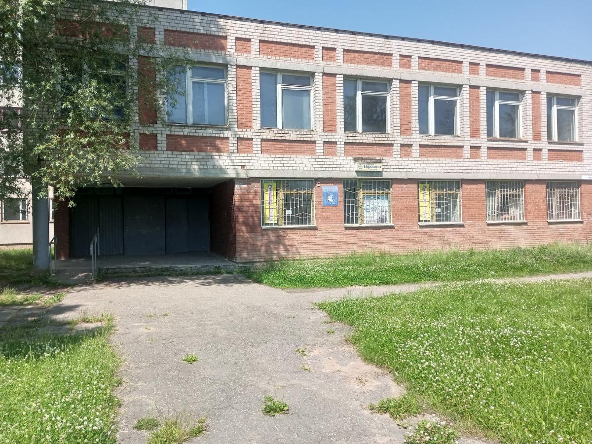 Белорусский производитель телевизоров продает здание общежития за 5,5 млн рублей