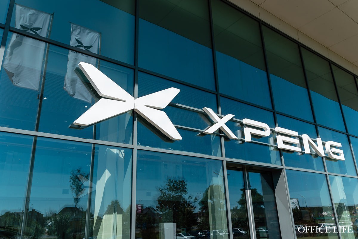 «Это&nbsp;же настоящий ИИ-агент на&nbsp;колесах». Протестировали Xpeng G9&nbsp;с экспертом из&nbsp;финтеха Тарасом Надольным