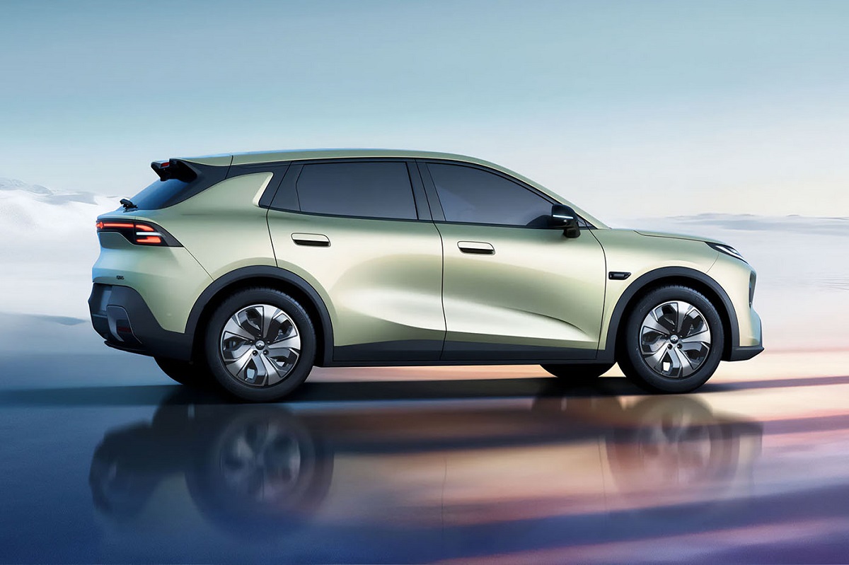 Changan начинает поставки в Беларусь еще одного недорогого электрического кроссовера