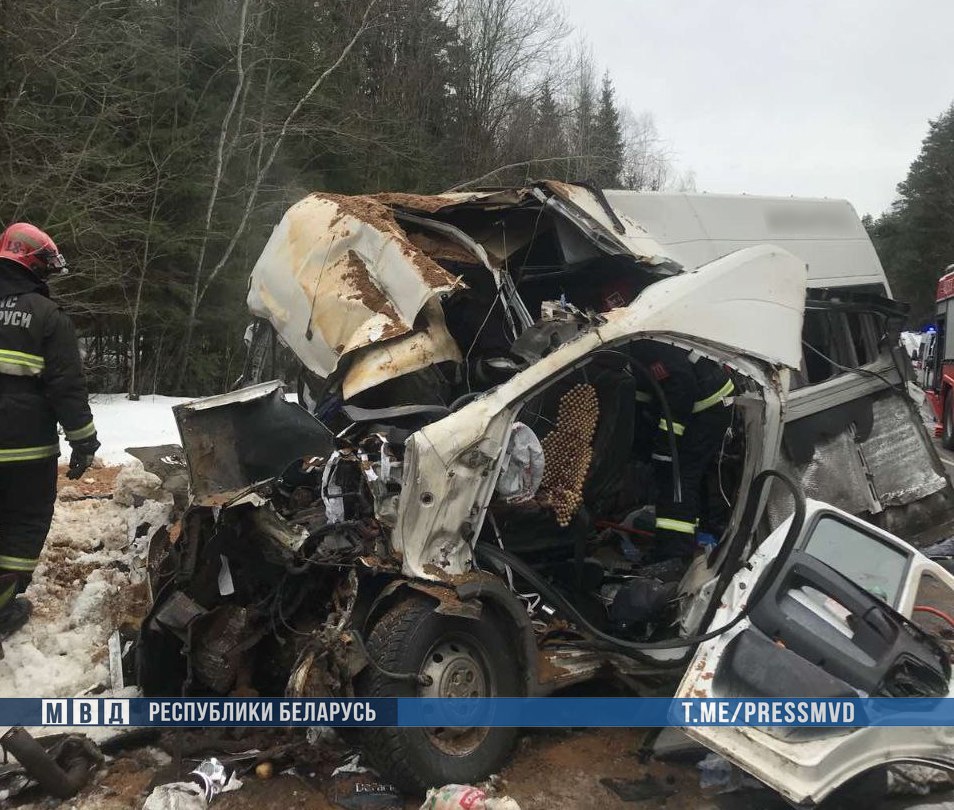 Трагедия под Смолевичами: в аварии с маршруткой погибли 11 человек