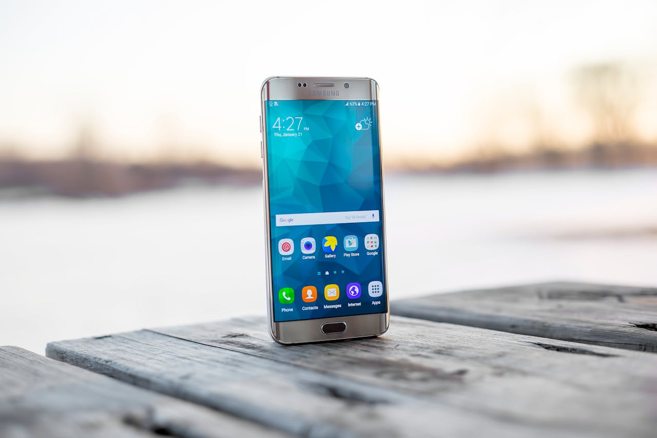 Samsung откажется от Plus-версий своих смартфонов вслед за Apple