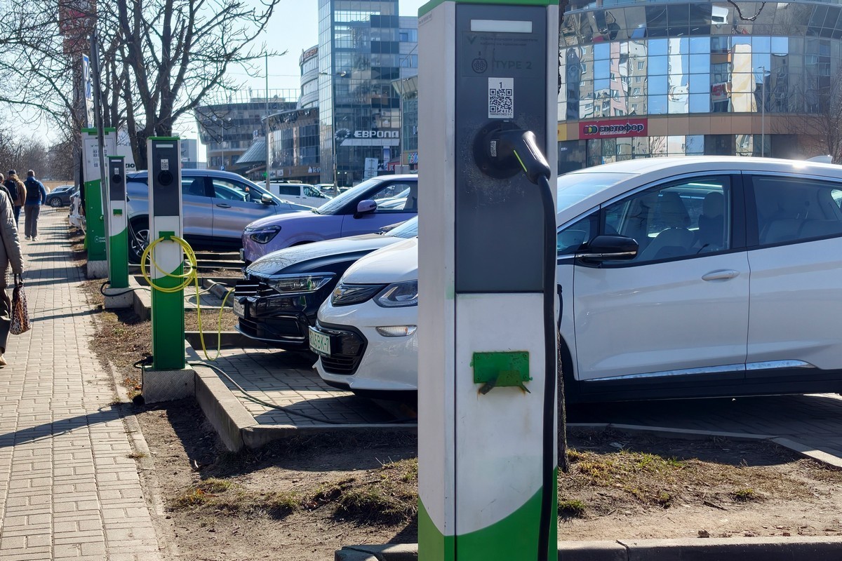 В Беларуси увеличат количество станций для зарядки электротранспорта