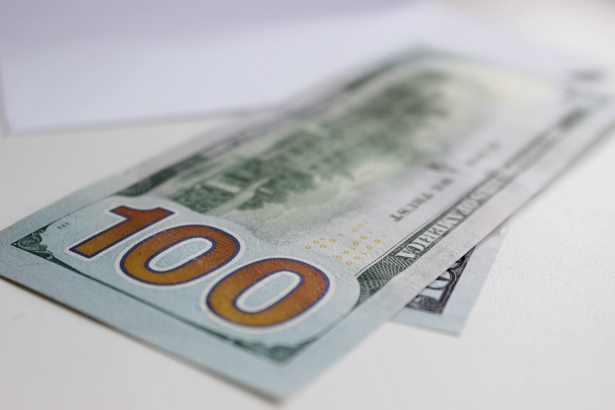 Стало известно на&nbsp;каких условиях российские экспортеры будут продавать валютную выручку