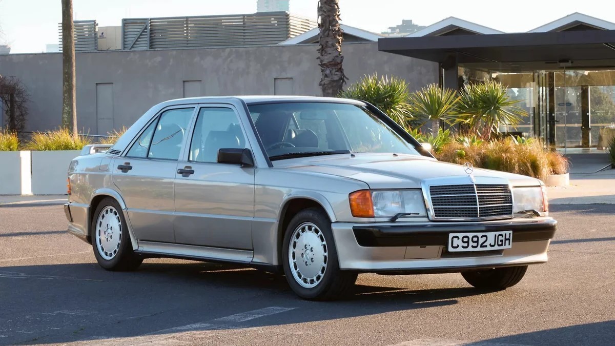 На торги Sotheby’s выставили личный Mercedes Айртона Сенны
