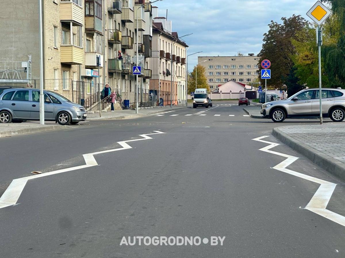 В Гродно нанесли ломаную разметку, которой нет в ПДД. Что она значит