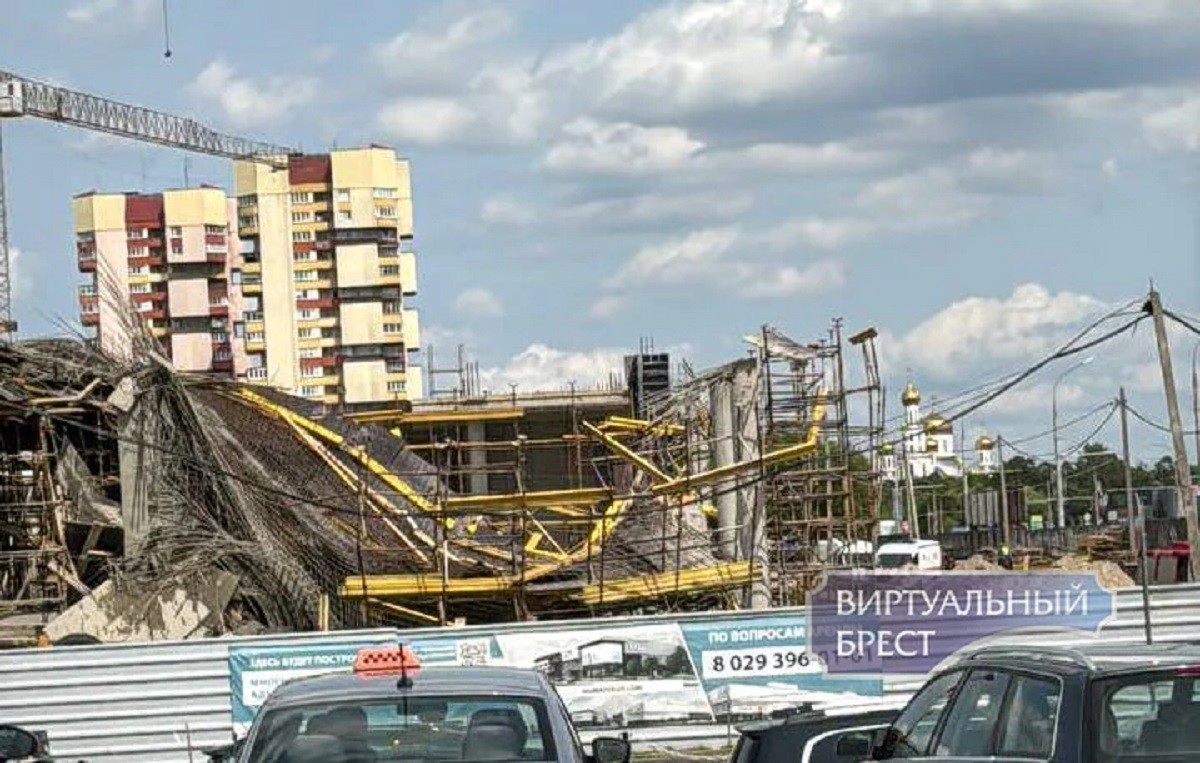 На стройке одного из самых крупных ТРЦ в Беларуси обрушился каркас