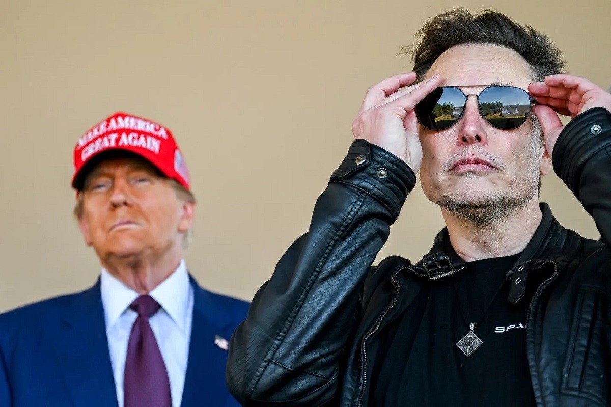 После падения рейтинга акций Tesla Маск извинился за скандальные посты о Трампе 