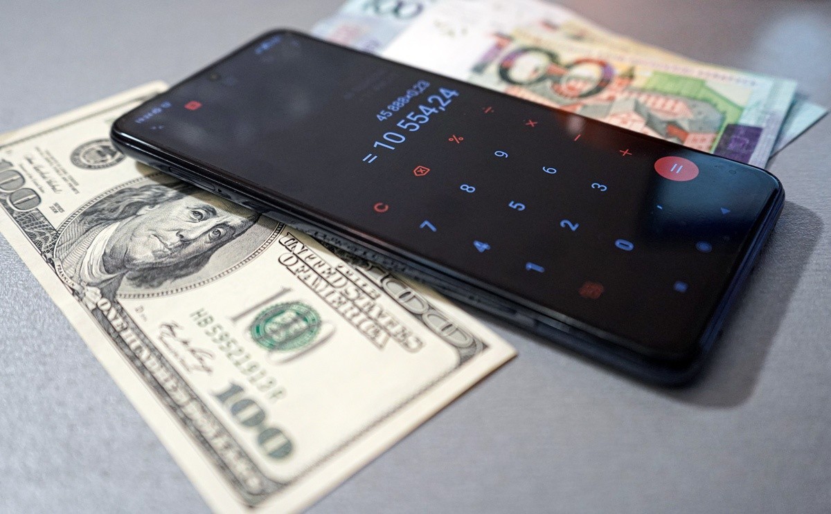 Объем внешней торговли за январь— апрель вырос на 16%