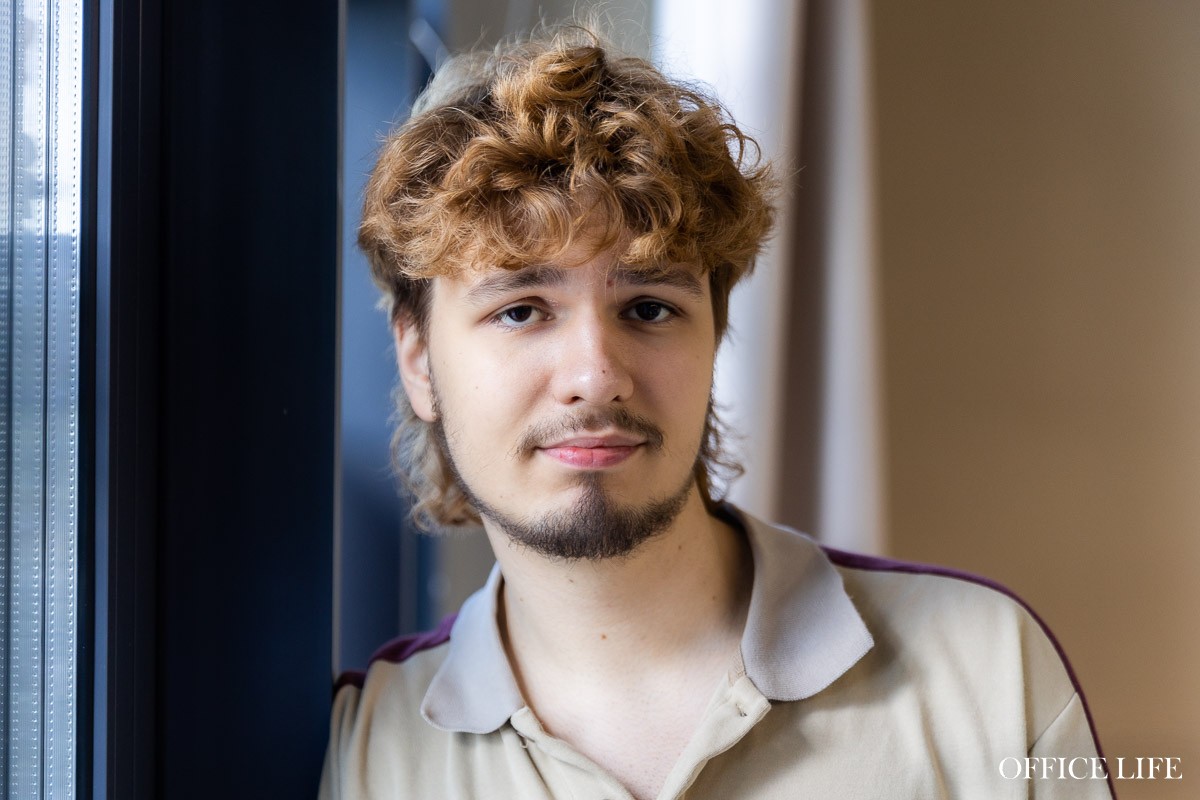 В 17 лет запустил онлайн-школу, в 19 — готов открыть кофейню. Поговорили с зумером, который это сделал и не ноет, что ему трудно 