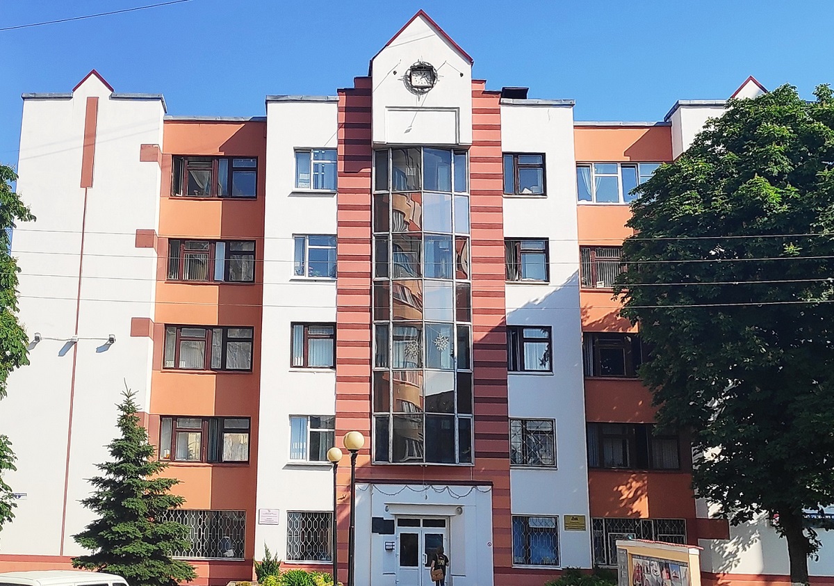 В Гомеле банкротится государственный стройтрест, который должен более 50 млн рублей