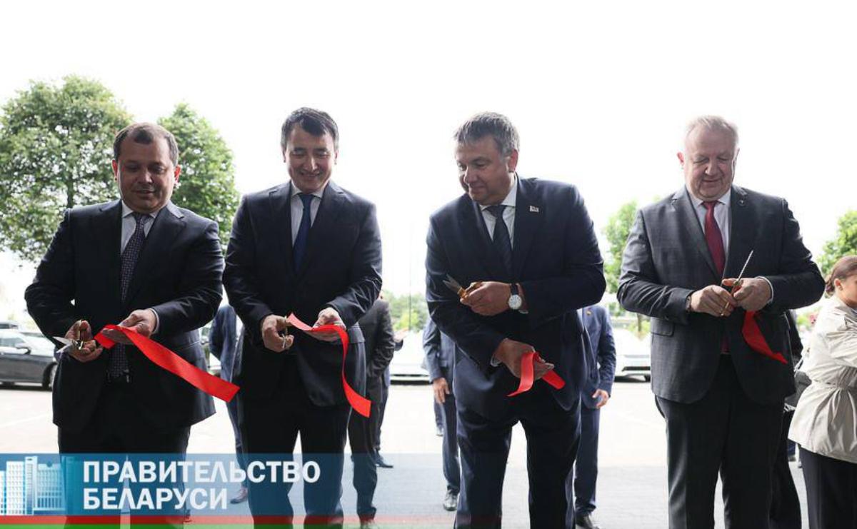 В Минске открыли торговый дом Узбекистана