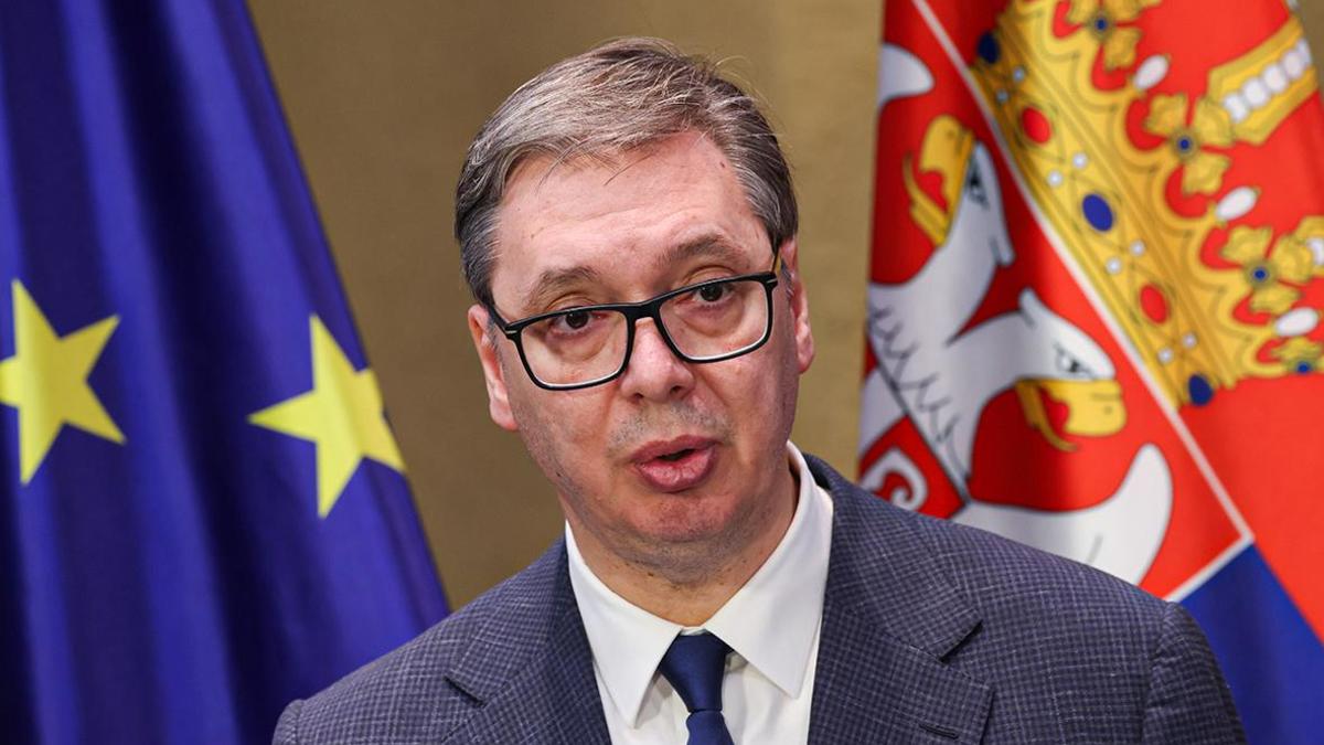 Вучич объявил об отставке с поста президента Сербии