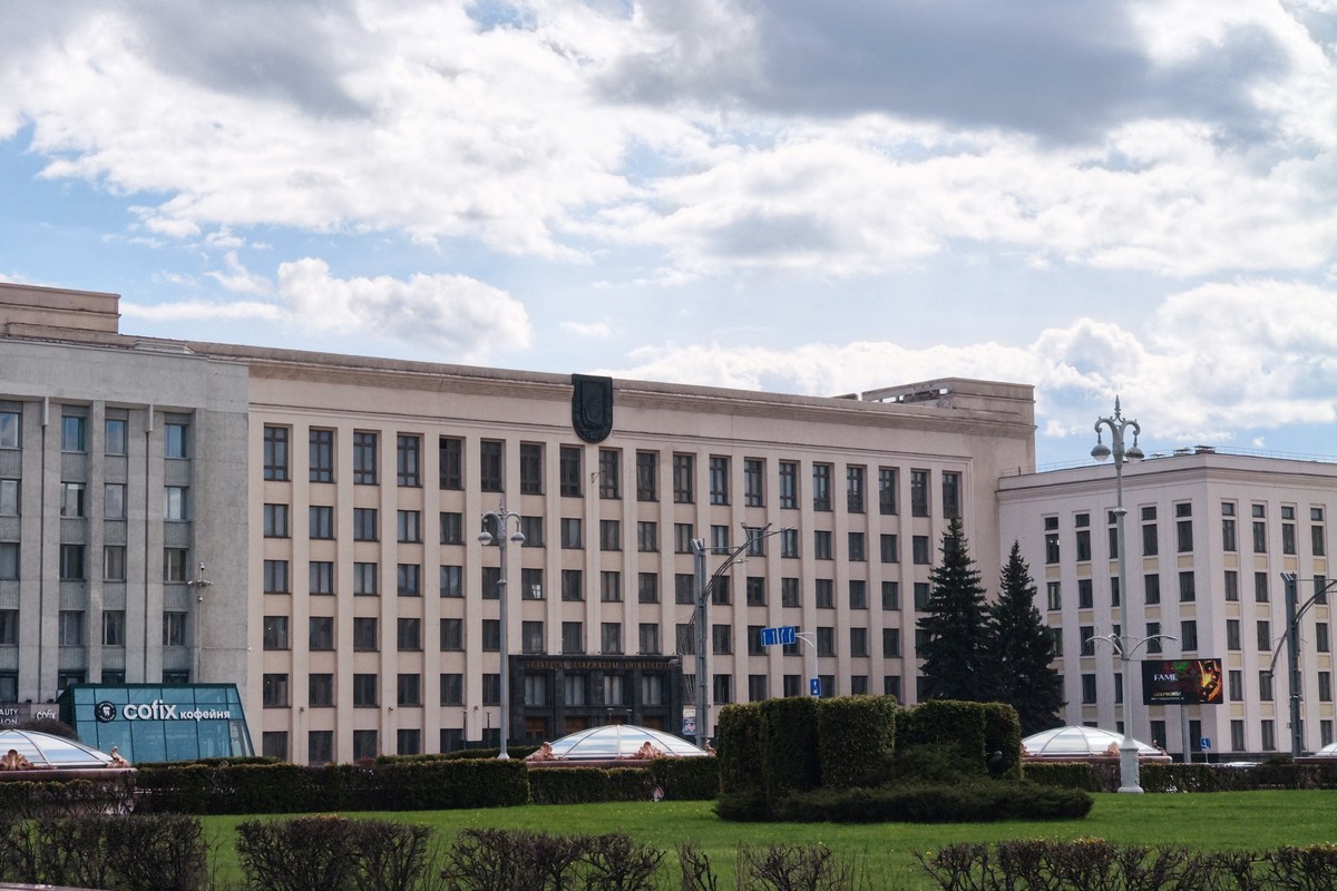 В вузах Беларуси началась основная вступительная кампания. Когда можно подать документы