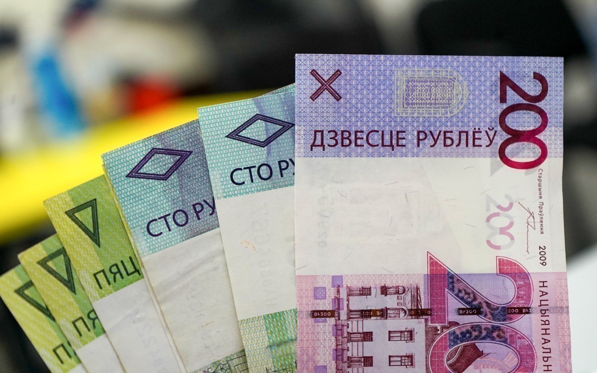 Растут наличка и&nbsp;рублевые вклады физлиц. Что происходит с&nbsp;деньгами в&nbsp;экономике&nbsp;— объясняем на&nbsp;графиках