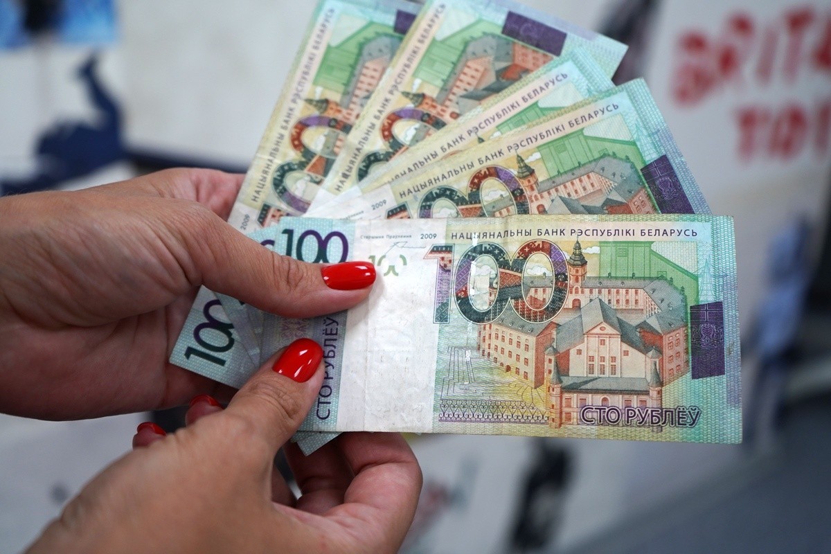 Пенсии, пособия, лимит на интернет и справки из военкомата. Что меняется в Беларуси в феврале