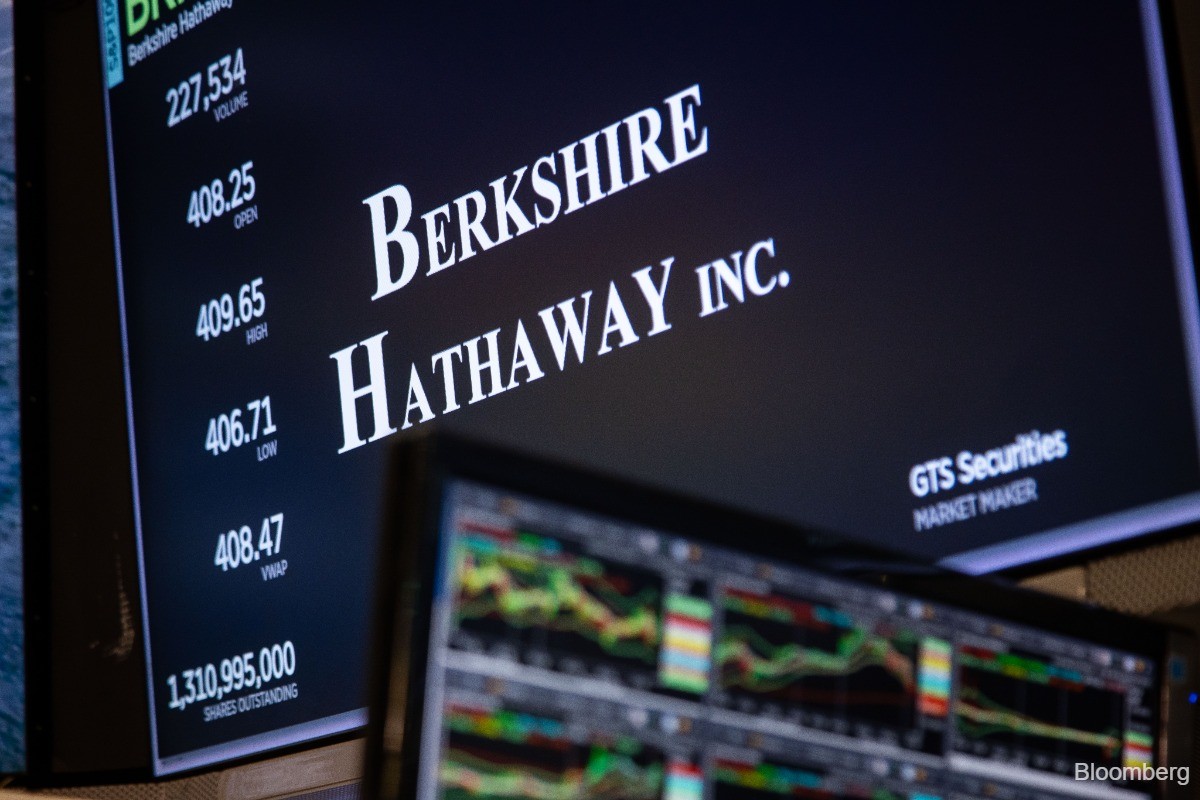 Прибыль Berkshire Hathaway выросла на треть, и компания Баффетта вернулась к покупке акций