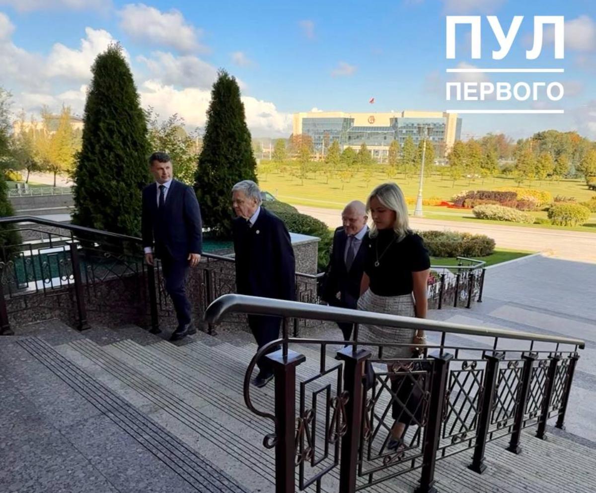 Спецпосланник США Джон Коул снова приехал в Беларусь