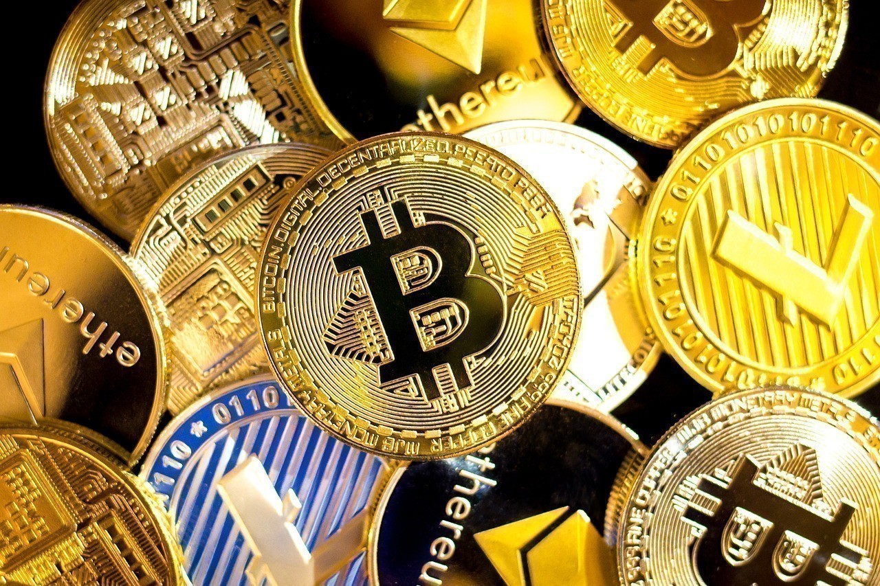 Майнеры биткоина за май заработали почти $1 млрд
