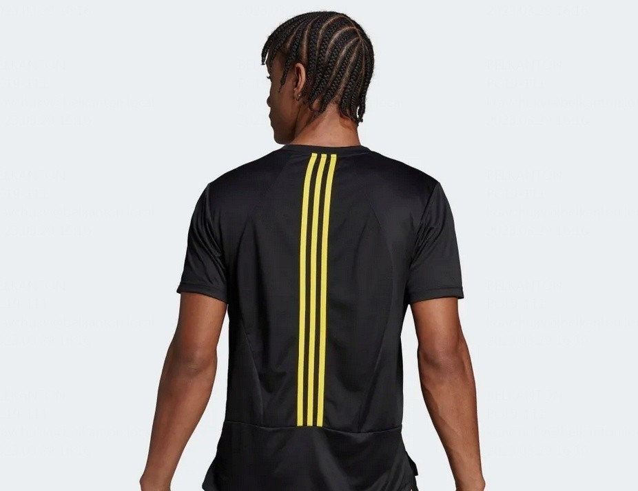 Adidas решил судиться с&nbsp;Black Lives Matter из-за трех полосок, но&nbsp;передумал