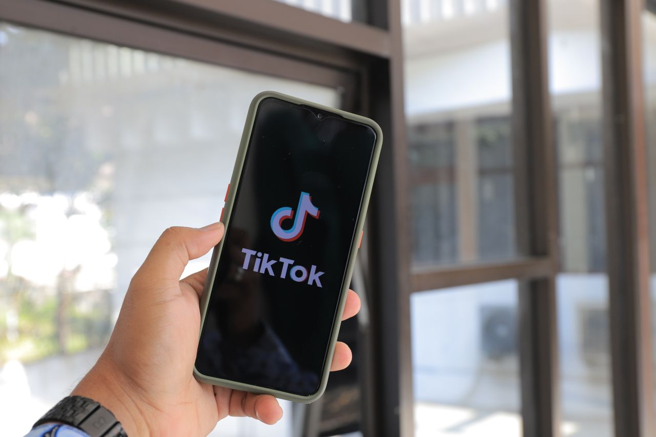 TikTok разрабатывает возможность переводить деньги через личные сообщения