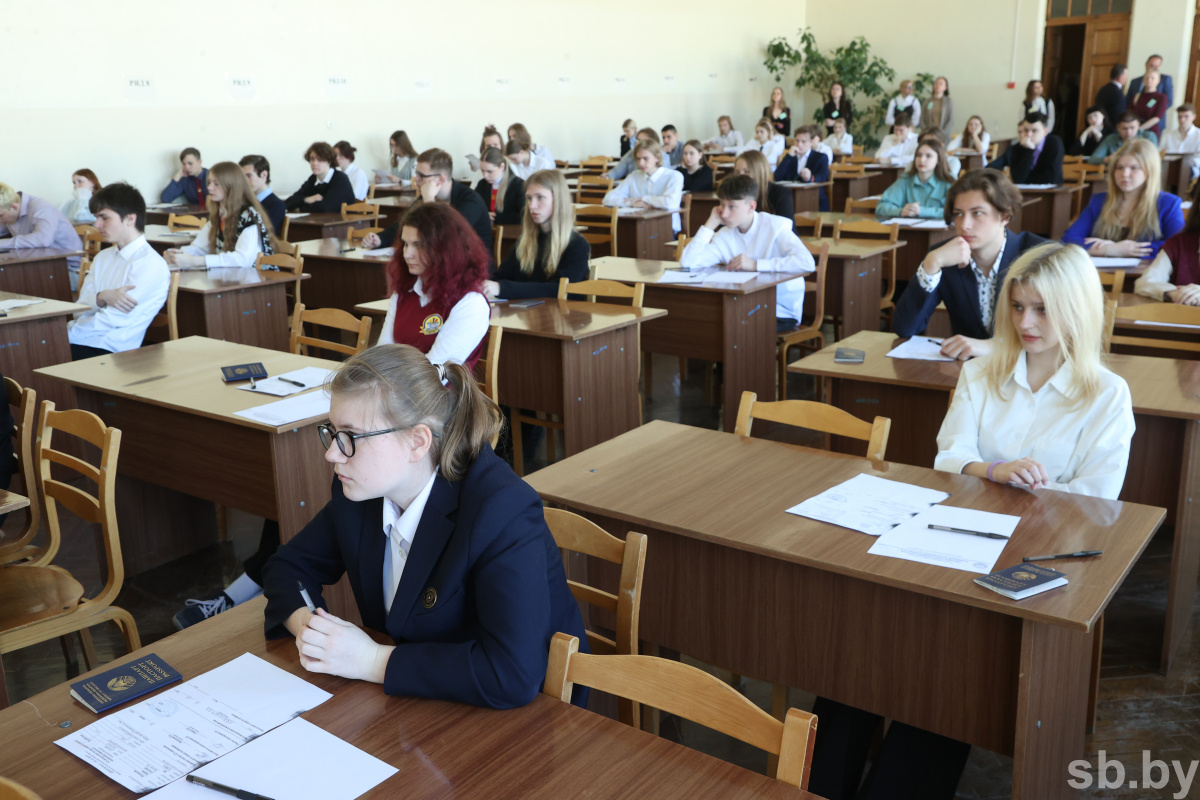 Когда и какие экзамены будут сдавать выпускники школ в 2027 году 