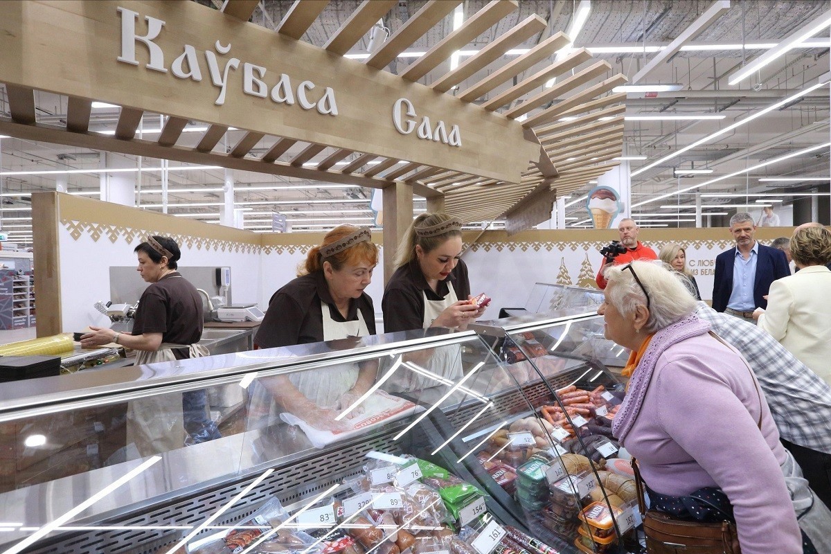 Во флагманском «Ашане» Москвы открылась белорусская гастрономическая деревня