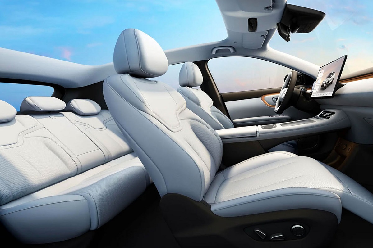 Changan начинает поставки в Беларусь еще одного недорогого электрического кроссовера