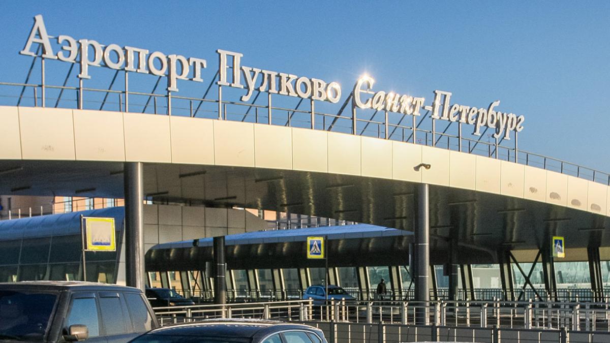 Аэропорт Санкт-Петербурга ввел плату за посещение курилки