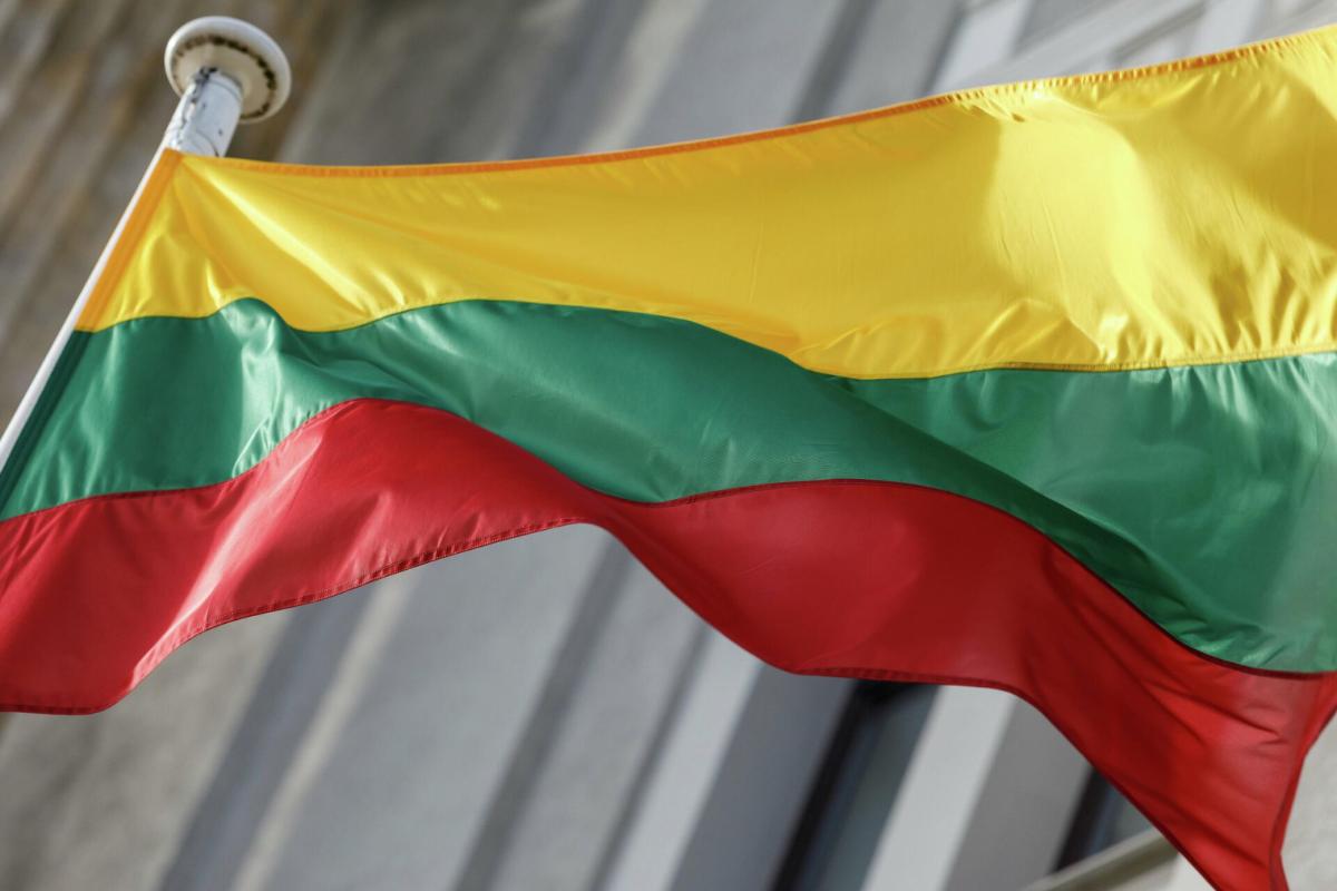 В Литве снова предлагают лишать ВНЖ белорусов за регулярные поездки на родину