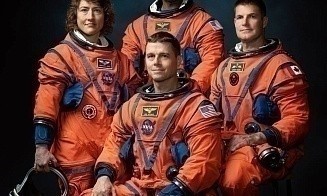 Они облетят Луну. NASA назвало членов экспедиции 2024 года
