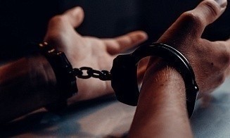 Директор фирмы по монтажным работам обманул клиентов на 420 тыс. рублей и сбежал за границу
