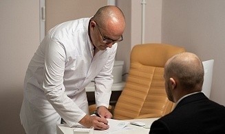 В Беларуси ограничили цены на платный прием у врачей