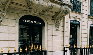 Armani Group ведет переговоры о продаже доли после смерти основателя компании